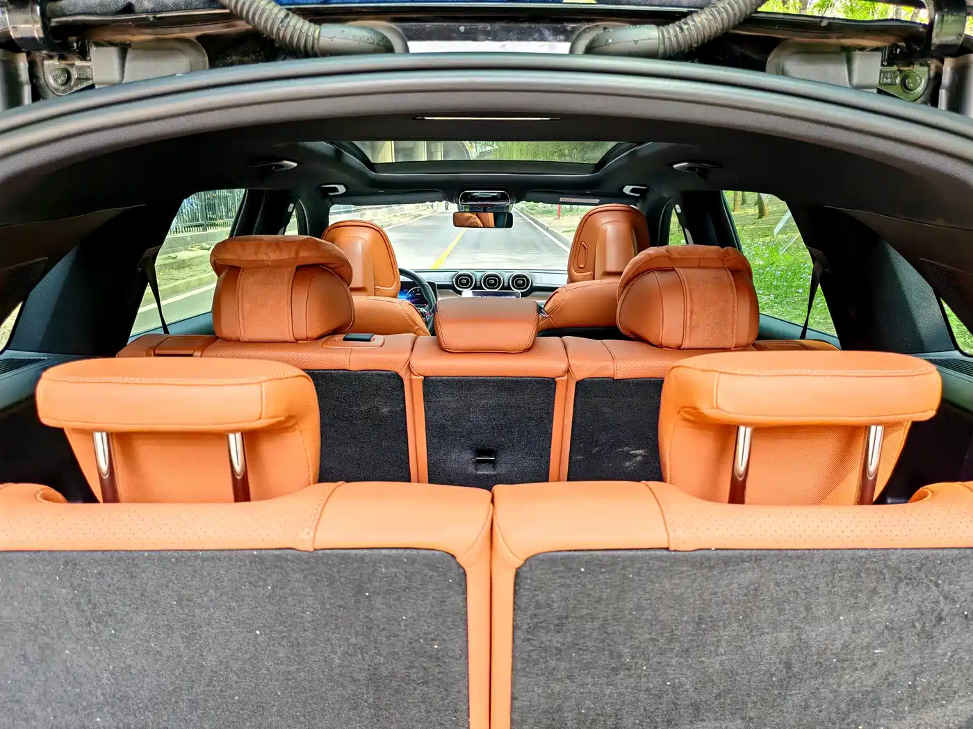 Mercedes-Benz GLC 2023 Facelift GLC 260 L 4MATIC Sport 7-Seater фото 8