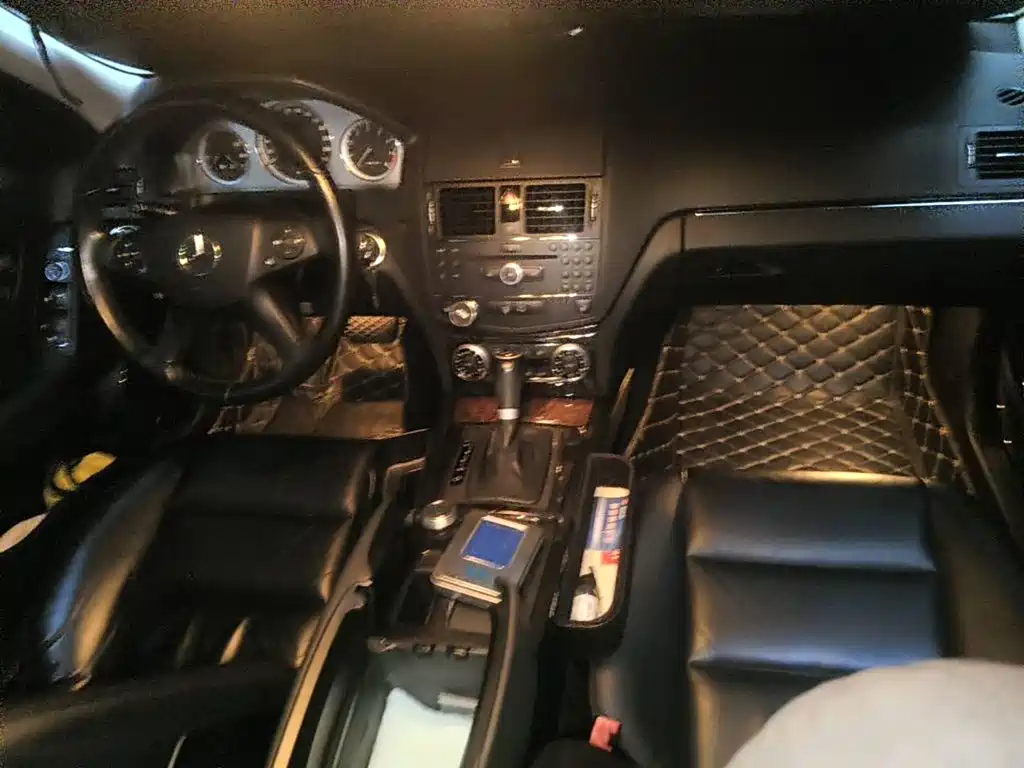 Photo 12 - Mercedes-Benz C-Class