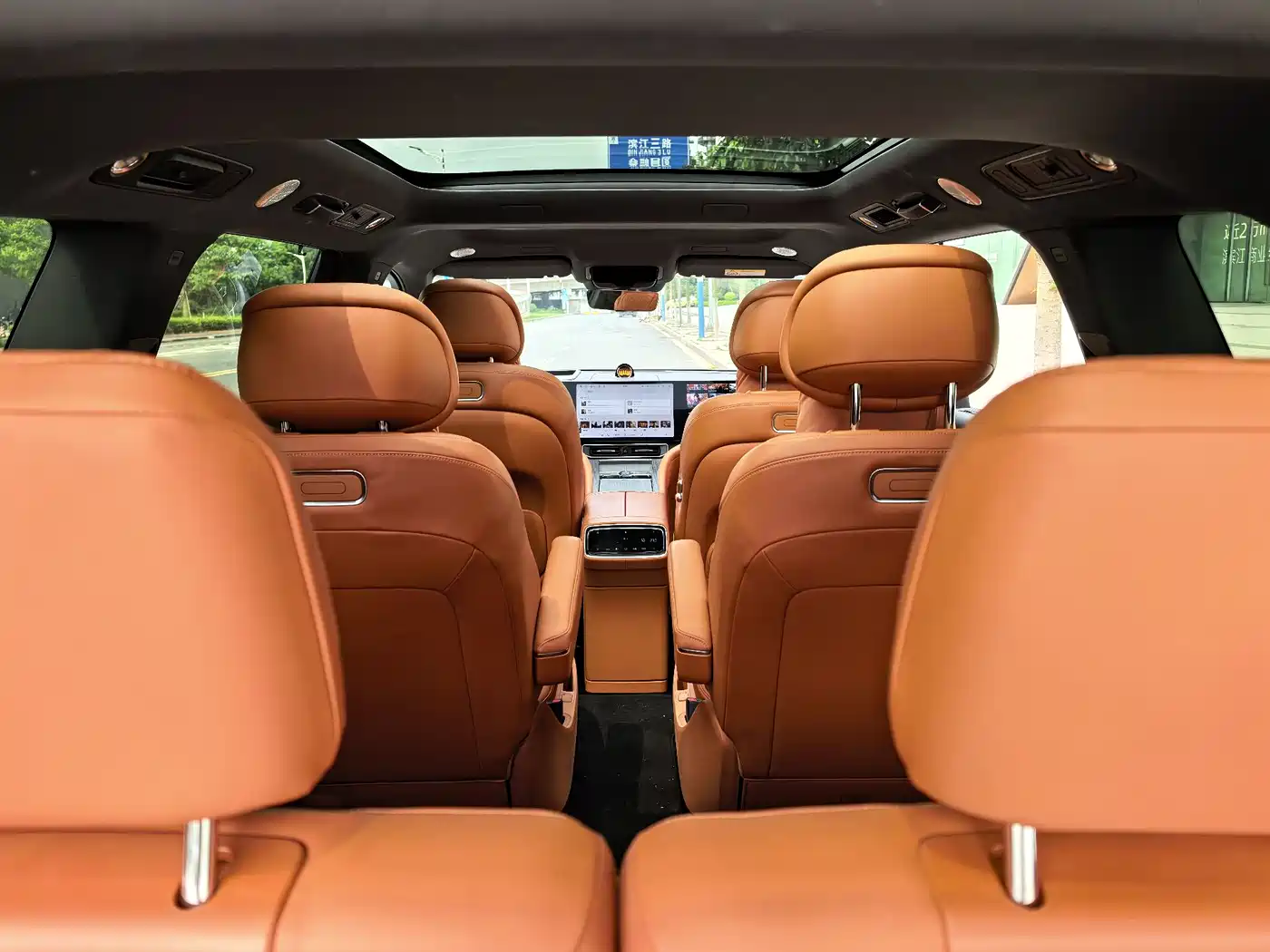 AITO Wenjie AITO M9 2024 Range Extender Max Edition 42kWh 6-seater фото 9