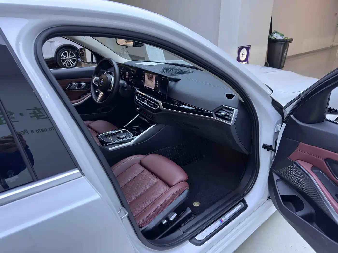 BMW 3 Series 2023 320Li M Sport Package фото 9