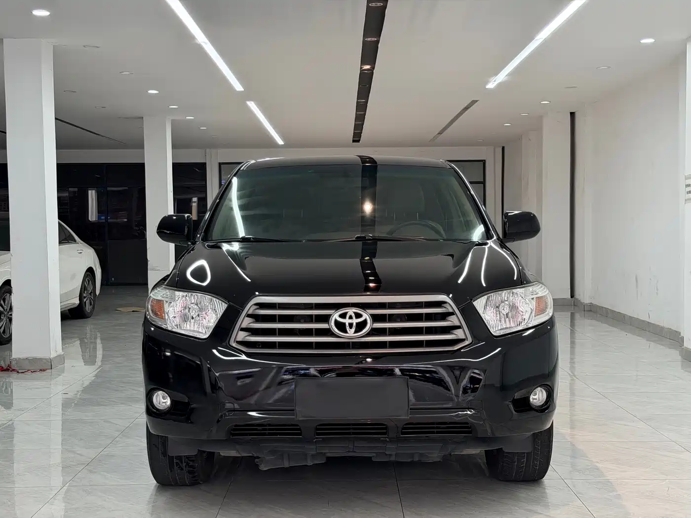 Toyota Highlander 2011 2.7L 2WD 5-seat Elite фото 2