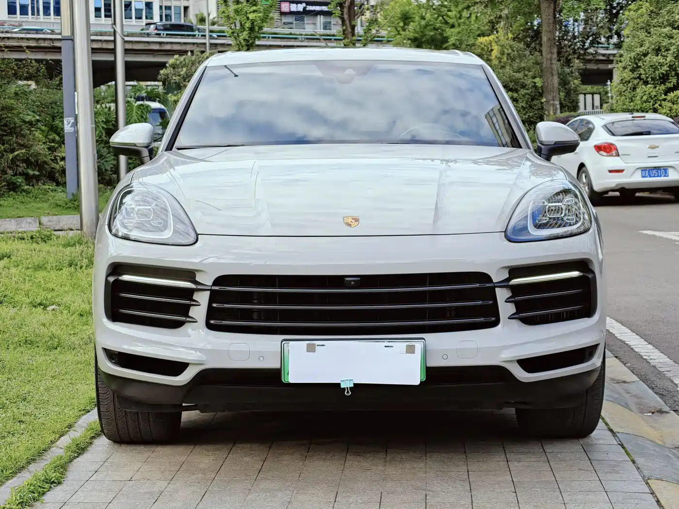 Porsche Cayenne New Energy 2023 Cayenne E-Hybrid 2.0T Platinum Edition фото 2