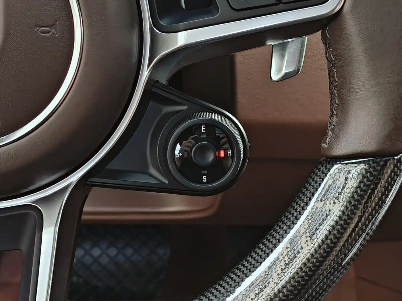 Porsche Cayenne New Energy 2023 Cayenne E-Hybrid 2.0T Platinum Edition фото 10