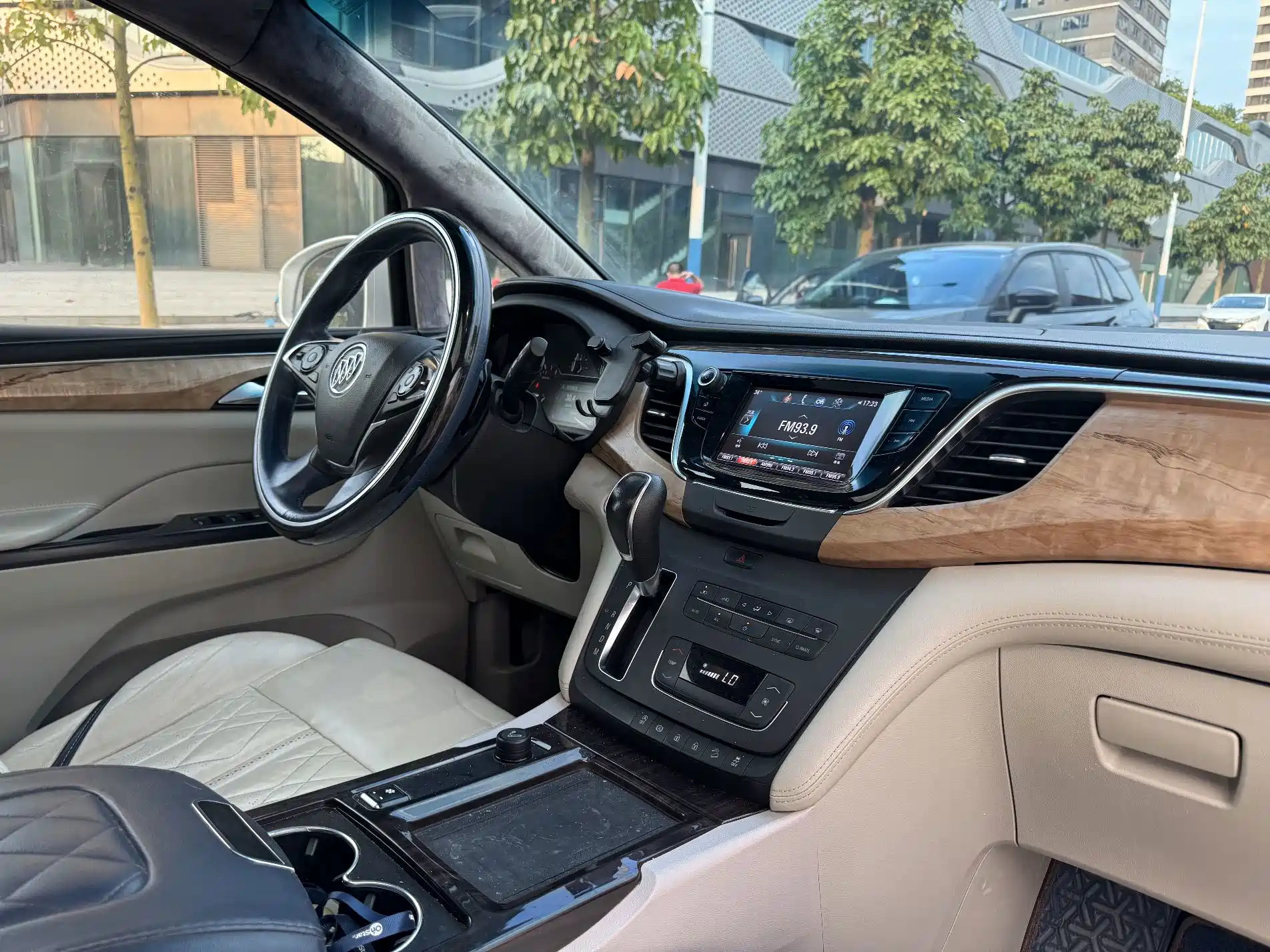 Фото 17 - Buick GL8