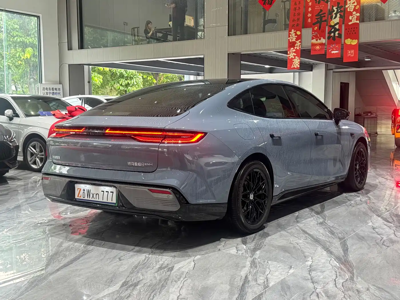Geely Galaxy Galaxy Xingyao 8 2025 130km EM-i Premium Edition фото 9