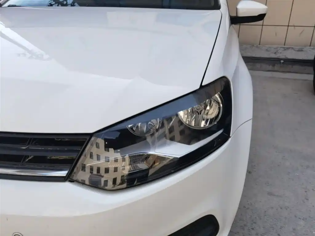 Volkswagen Polo 2016 1.4L Manual Trend фото 24