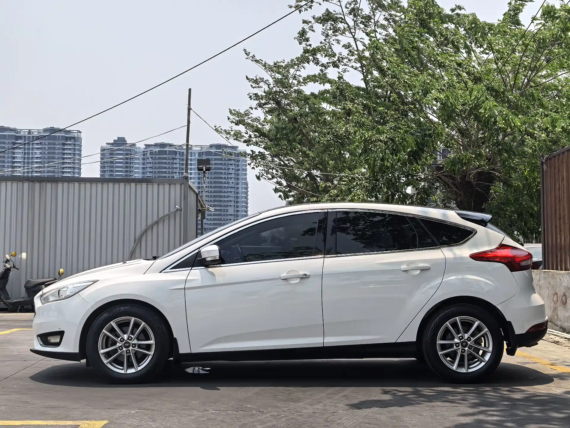 Фото 10 - Ford Focus