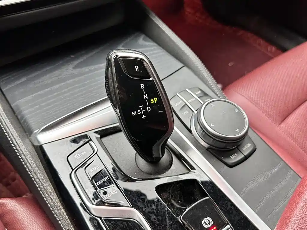 BMW 5 Series 2023 530Li Leading M Sport Package фото 15