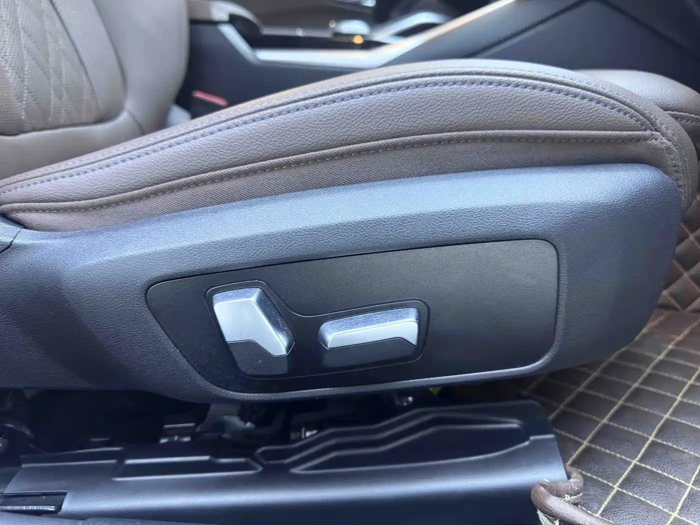 BMW 3 Series 2023 320Li M Sport Package фото 22
