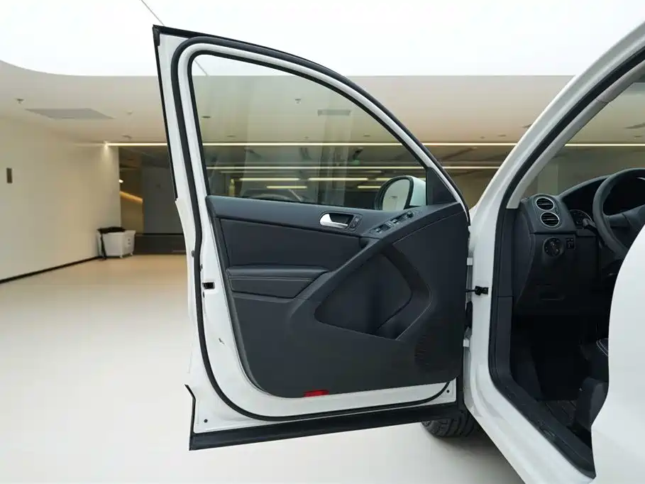 Volkswagen Tiguan 2016 280TSI Automatic 2WD Silk Road Fashion Edition фото 16