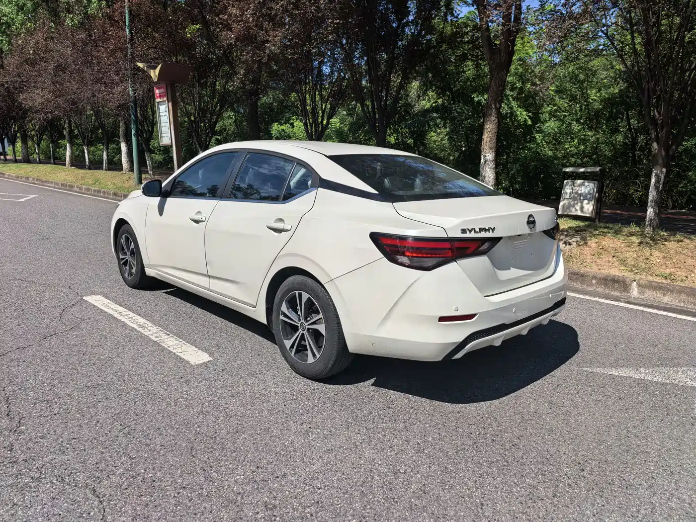 Фото 4 - Nissan Sylphy