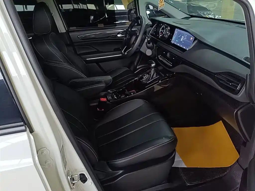 GAC Trumpchi Trumpchi M6 2021 270T DCT Luxury Edition (7-Seater) фото 25