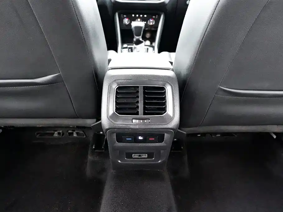 Volkswagen Tiguan L 2017 330TSI Automatic 2WD Comfort Edition фото 16