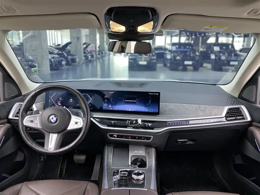 BMW X5 2023 xDrive 30Li M Sport Package фото 7