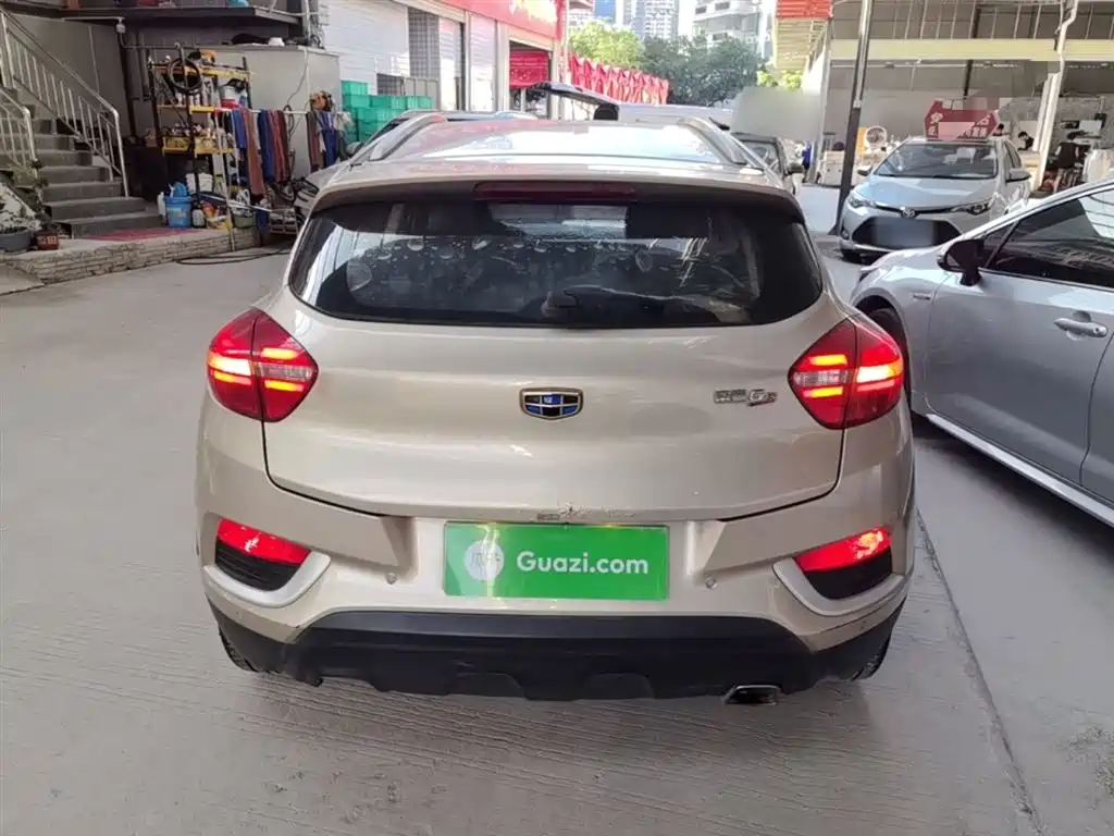 Фото 6 - Geely Emgrand GS