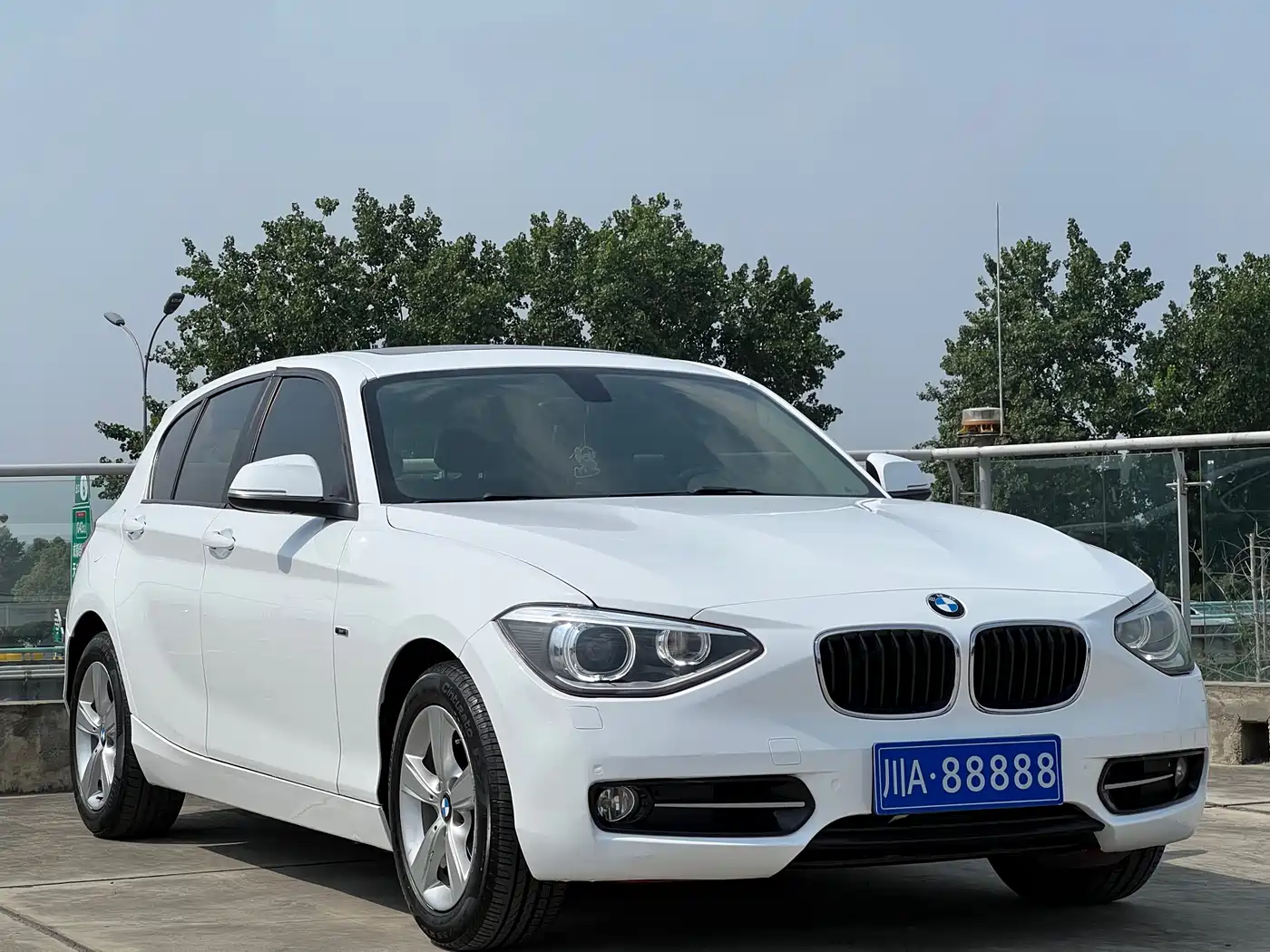 BMW 1 Series (Import) 2013 Facelift 118i Sport Model фото 3