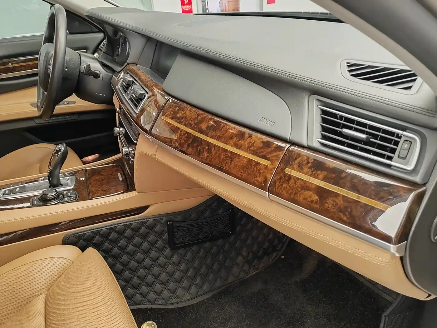 BMW 7 Series 2010 760Li фото 19