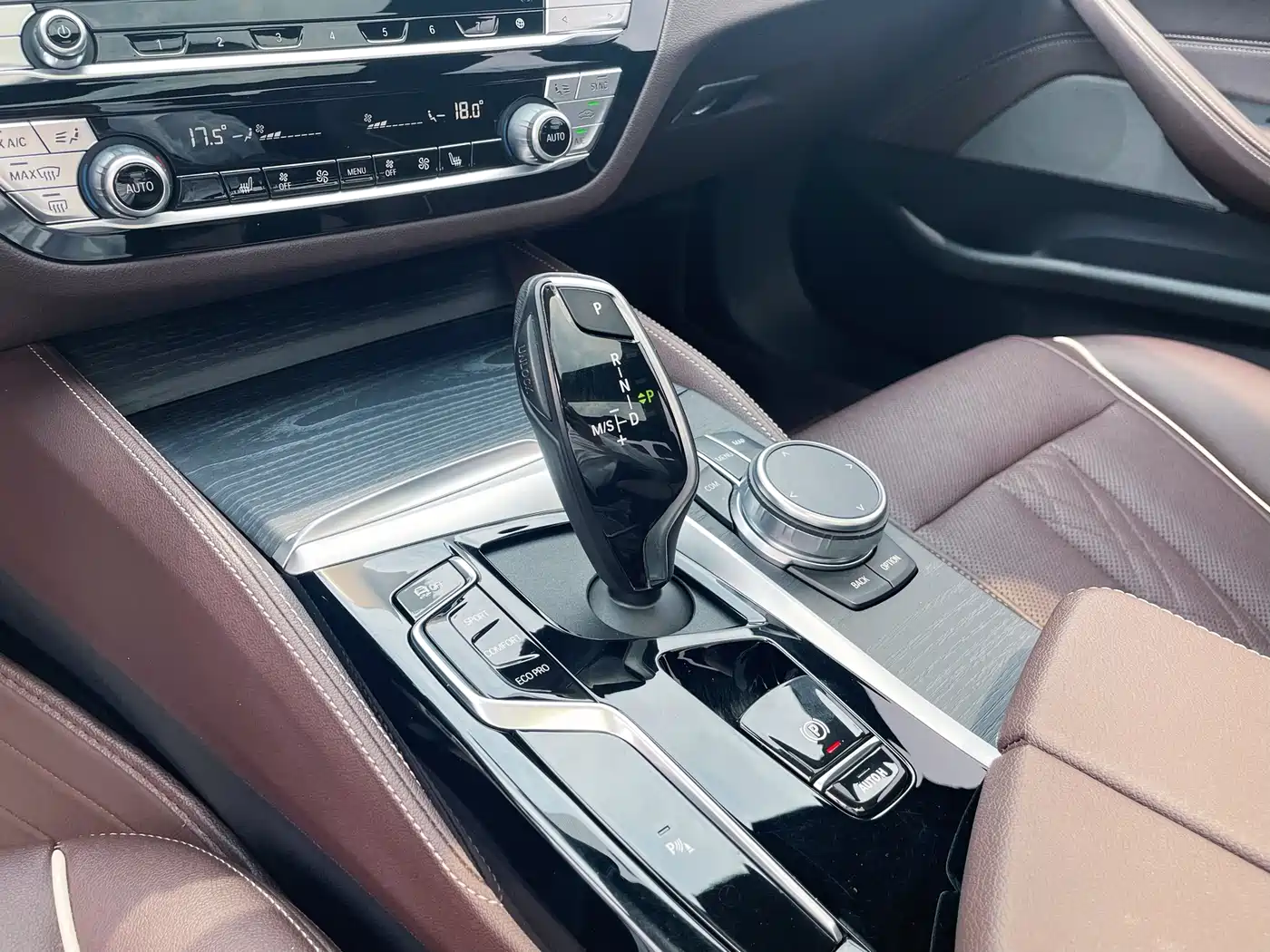 BMW 5 Series 2022 Model Second Facelift 530Li Leading M Sport Package фото 20