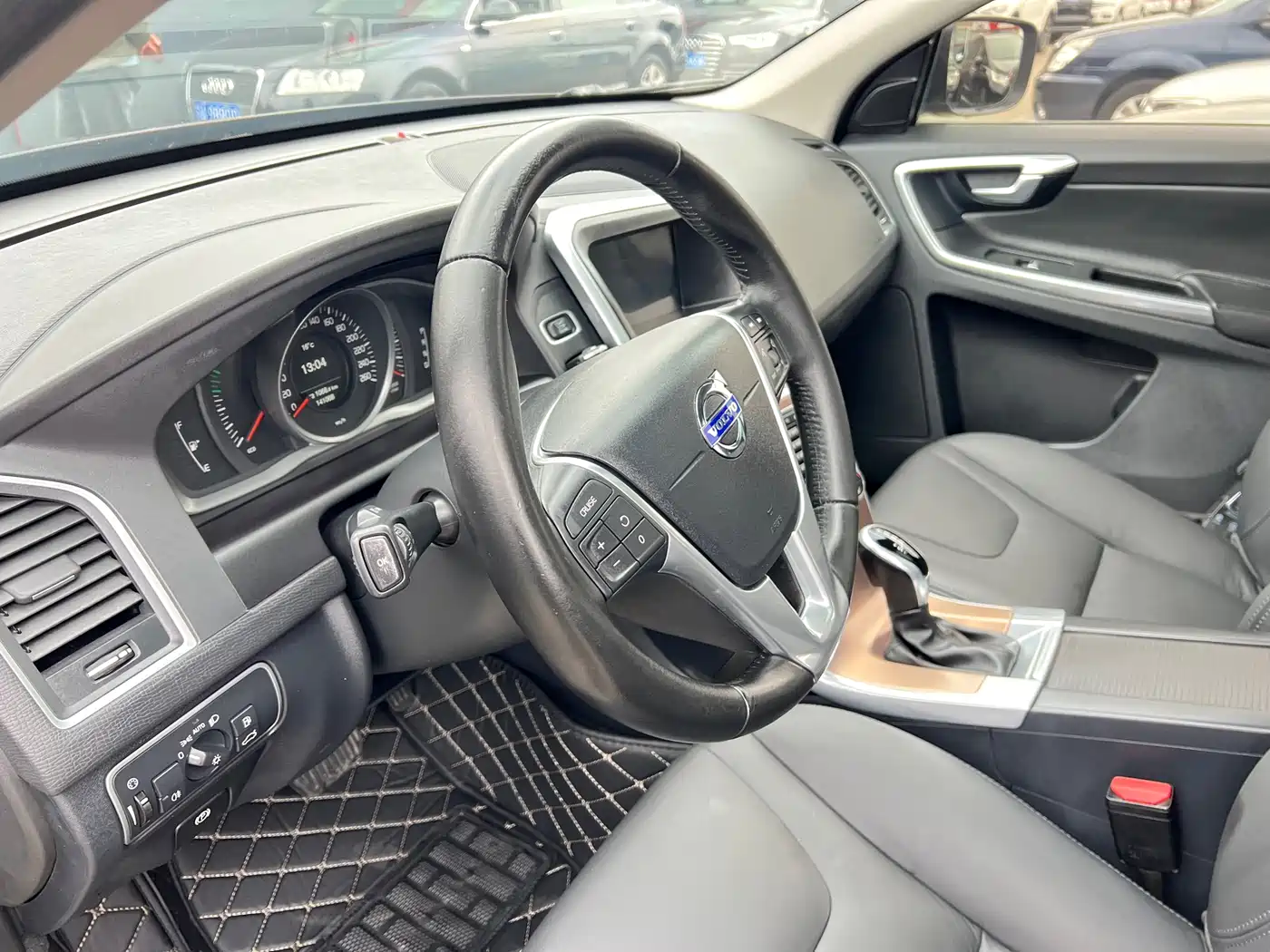 Фото 7 - Volvo XC60