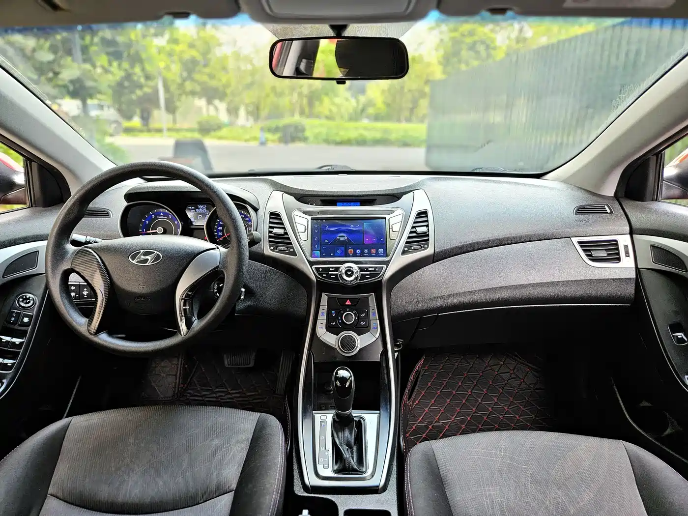 Hyundai Langdong 2012 1.6L Automatic Fashion фото 7