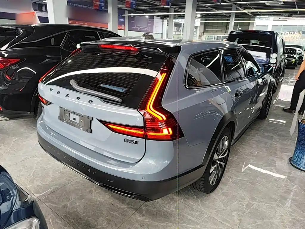 Volvo V90 2021 2021 Model Cross Country B5 AWD Smart Edition