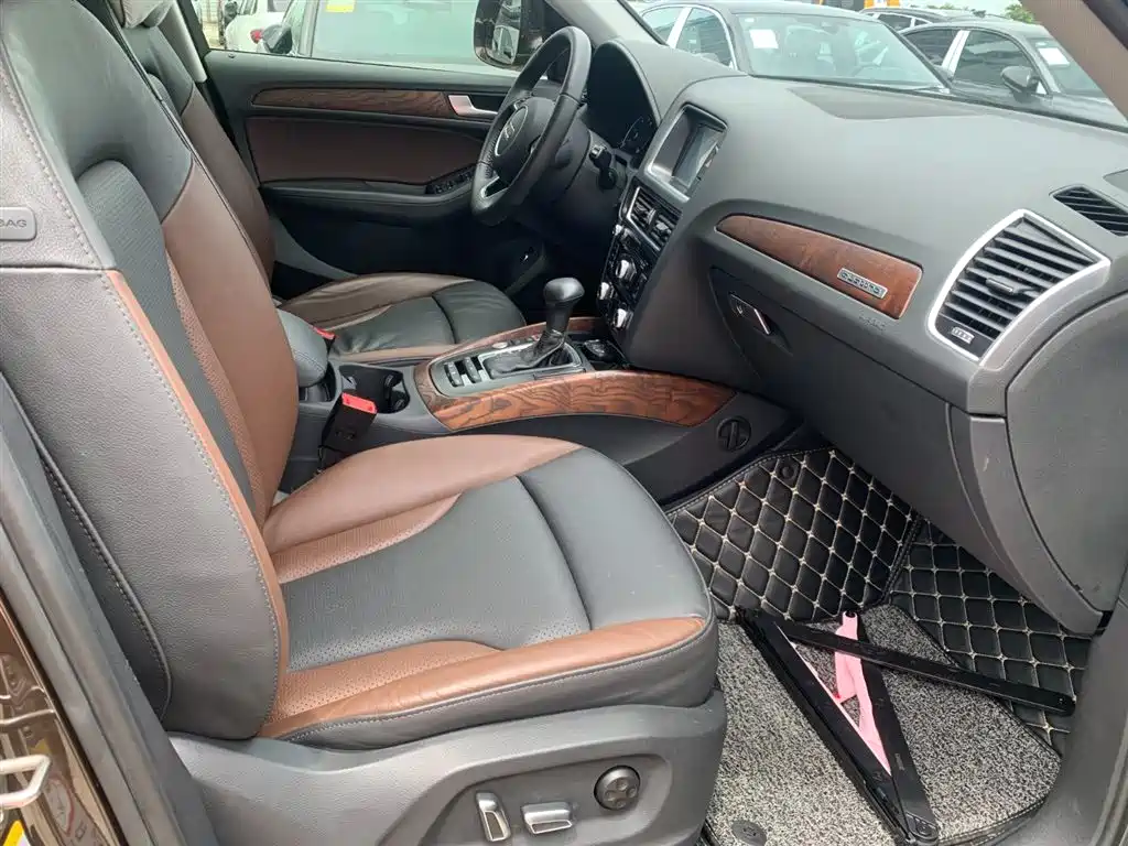 Audi Q5 2017 Plus 40 TFSI Technology фото 8