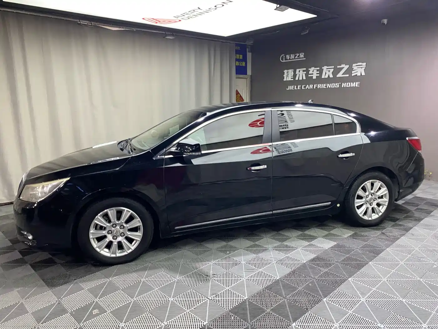 Фото 4 - Buick LaCrosse