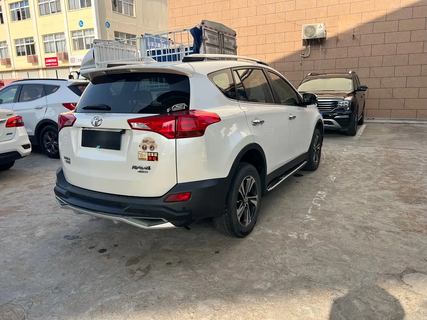 Toyota RAV4 Rongfang 2015 2.0L CVT 4WD Pioneer Edition фото 6