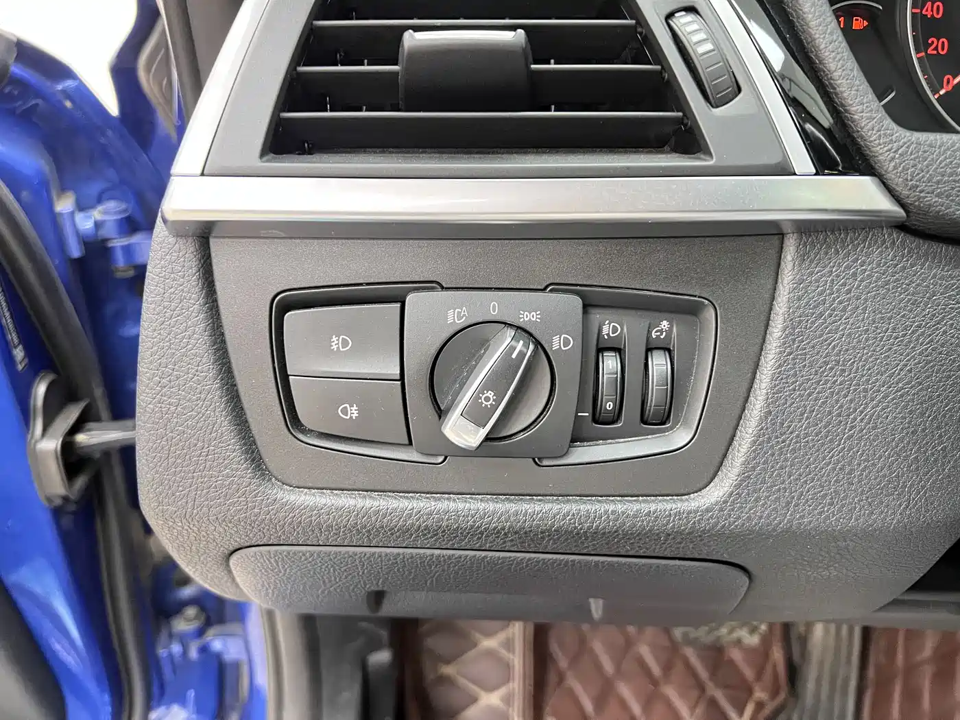 BMW 3 Series 2019 320Li M Sport Package фото 30
