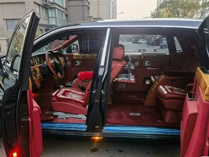 Фото 6 - Rolls-Royce Phantom