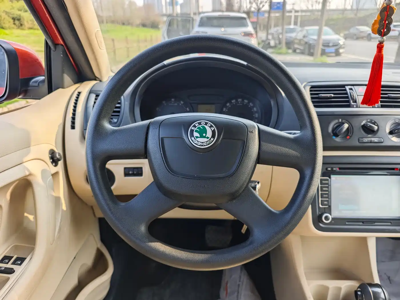 Škoda Fabia 2012 1.4L Automatic Crystal Edition фото 14