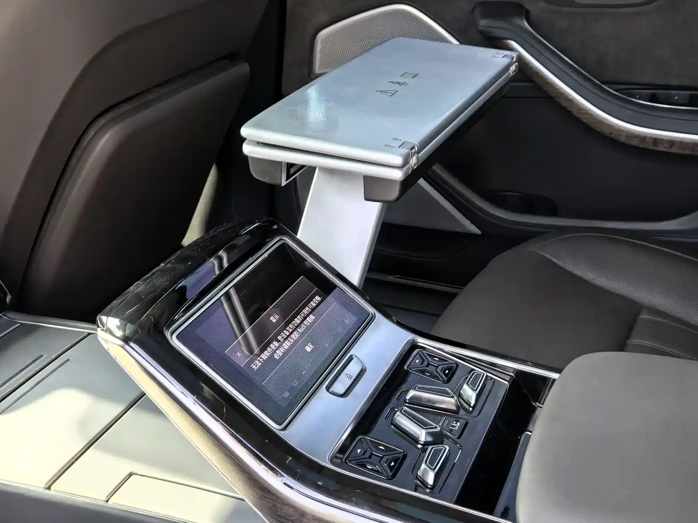 Audi A8 2021 A8L 55 TFSI quattro Premium фото 10
