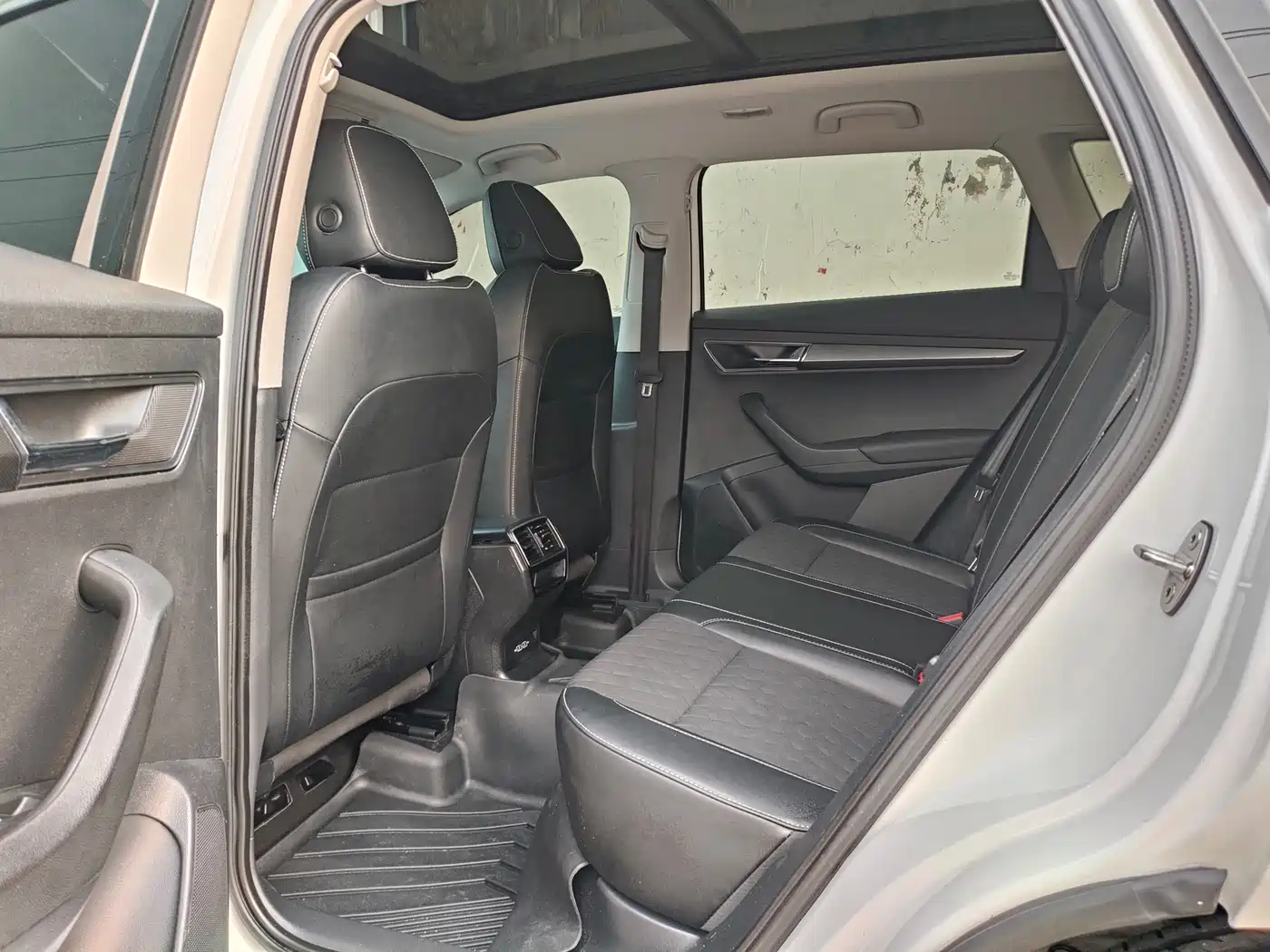 Škoda Karoq 2019 TSI280 Smart Drive Luxury Edition China VI фото 6