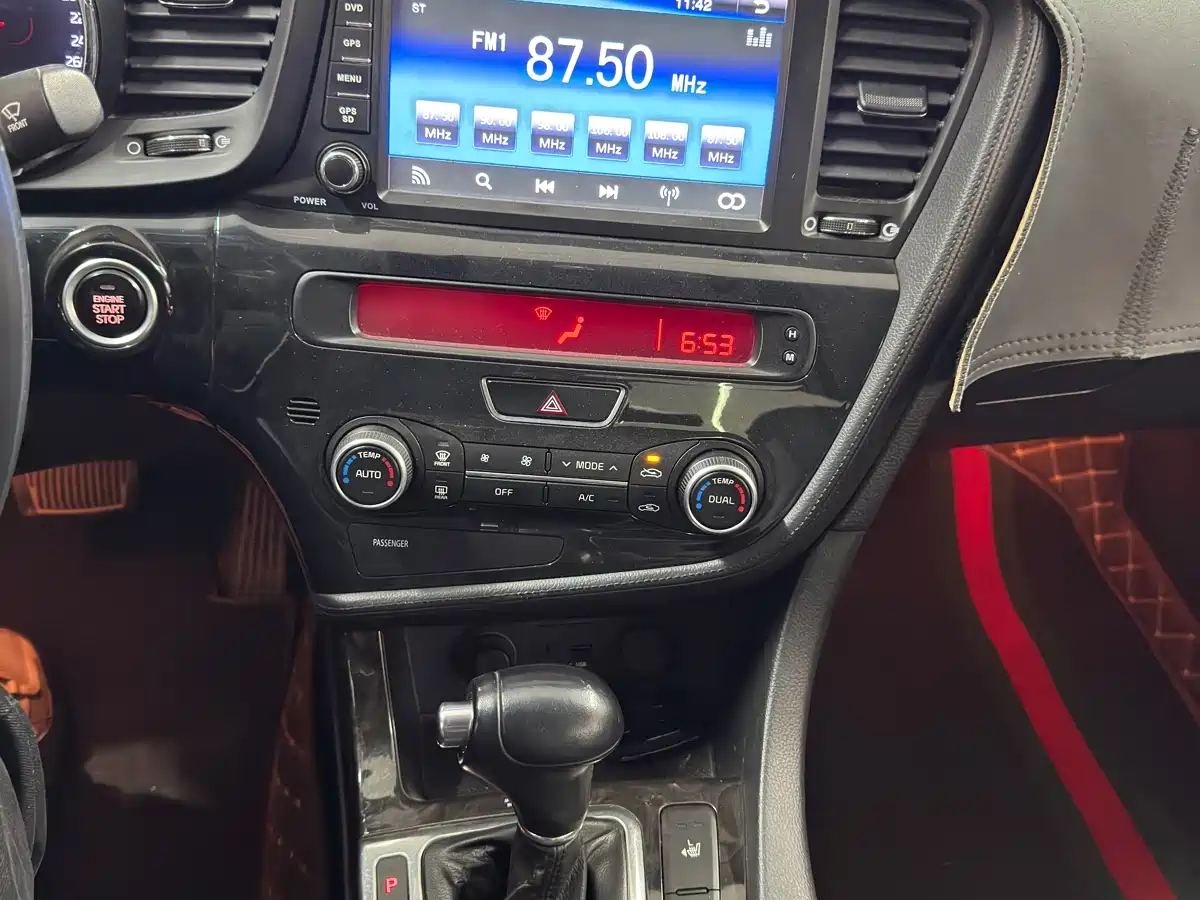 Kia K5 2014 2.0L Automatic LUXURY фото 11