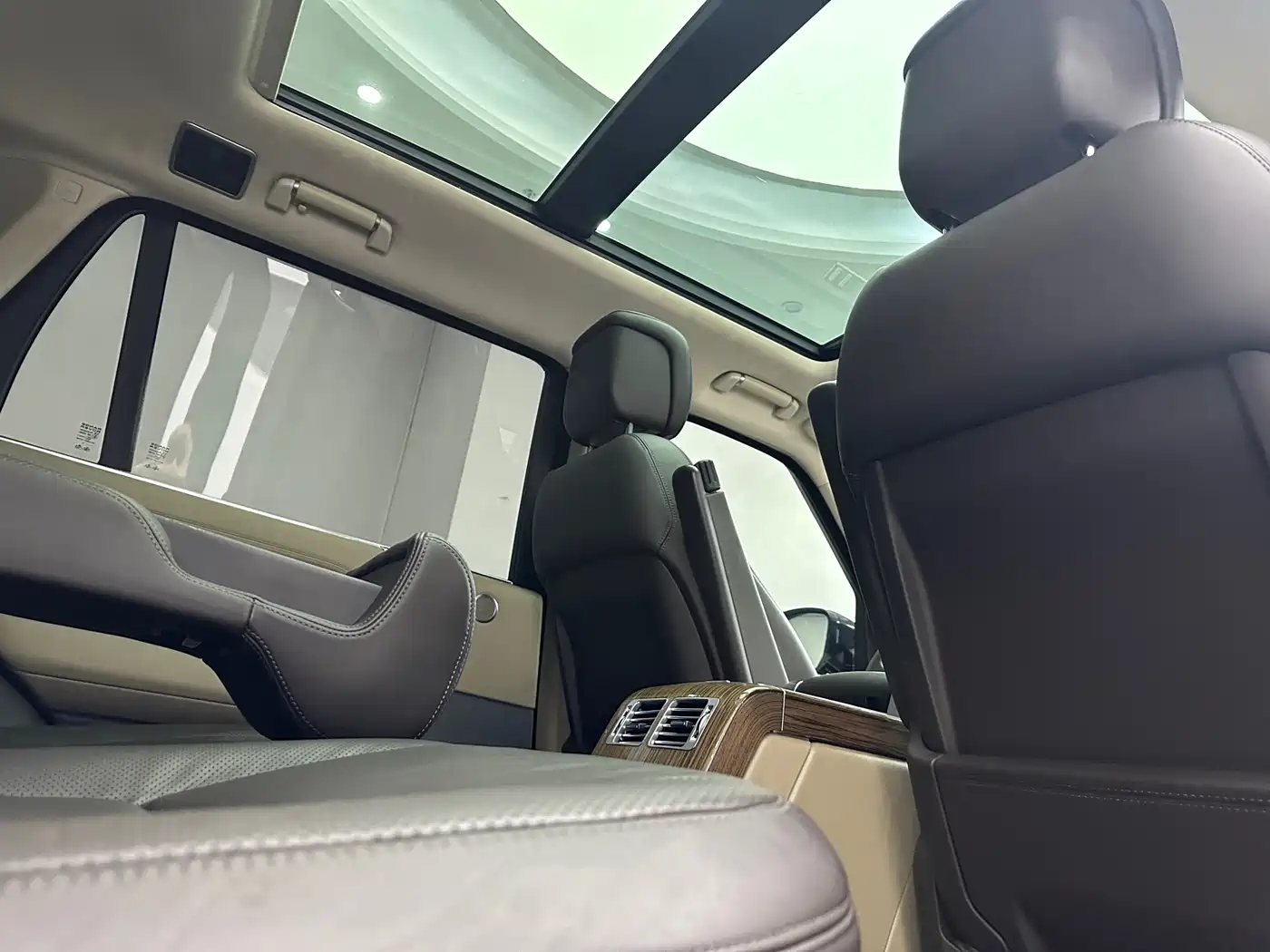 Land Rover Range Rover 2018 3.0 SC V6 Vogue Heritage Extended Edition фото 13