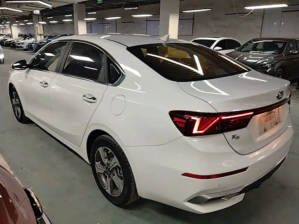 Фото 5 - Kia K3