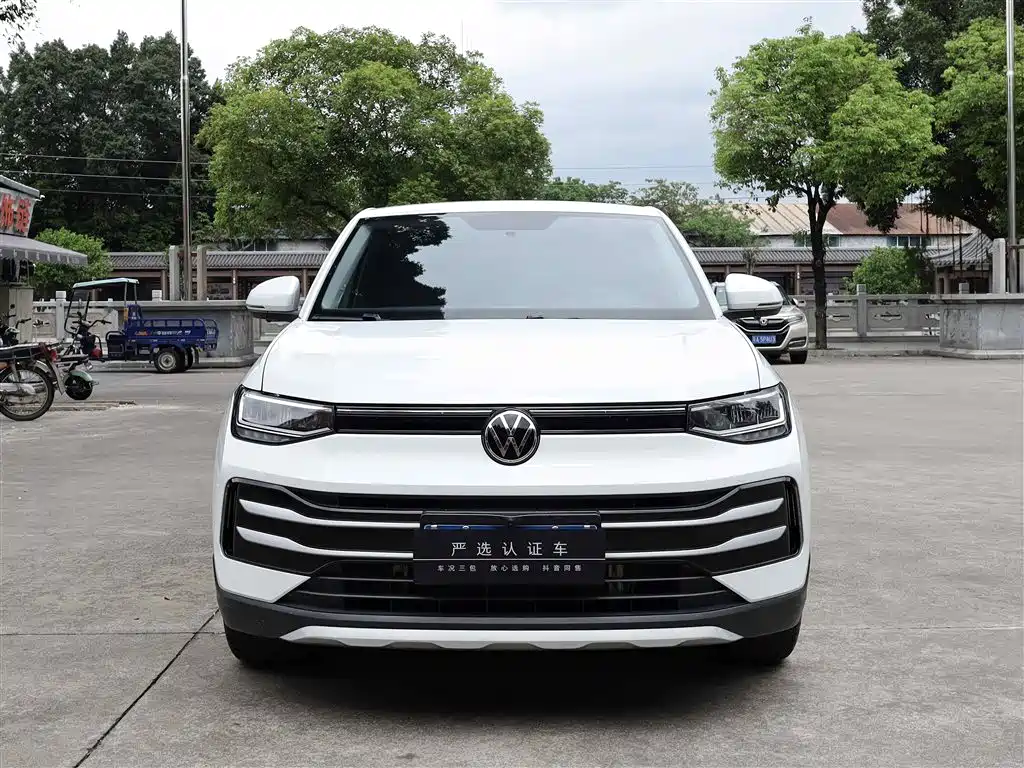 Volkswagen Tharu 2025 Model Rising Star 1.5L Advance Edition фото 2