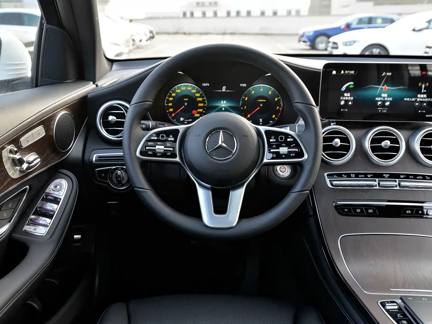 Mercedes-Benz GLC 2021 GLC 260 L 4MATIC Luxury фото 5