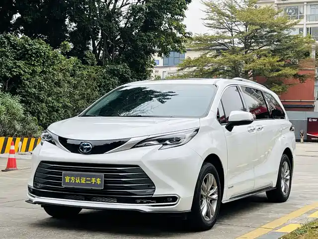 Toyota Sienna 2.5L, гибрид, Люкс