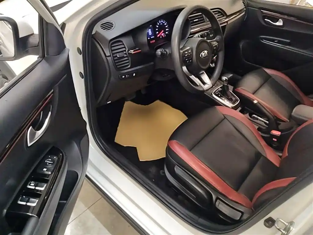 Kia KX CROSS 2017 1.4L AT GLS фото 12
