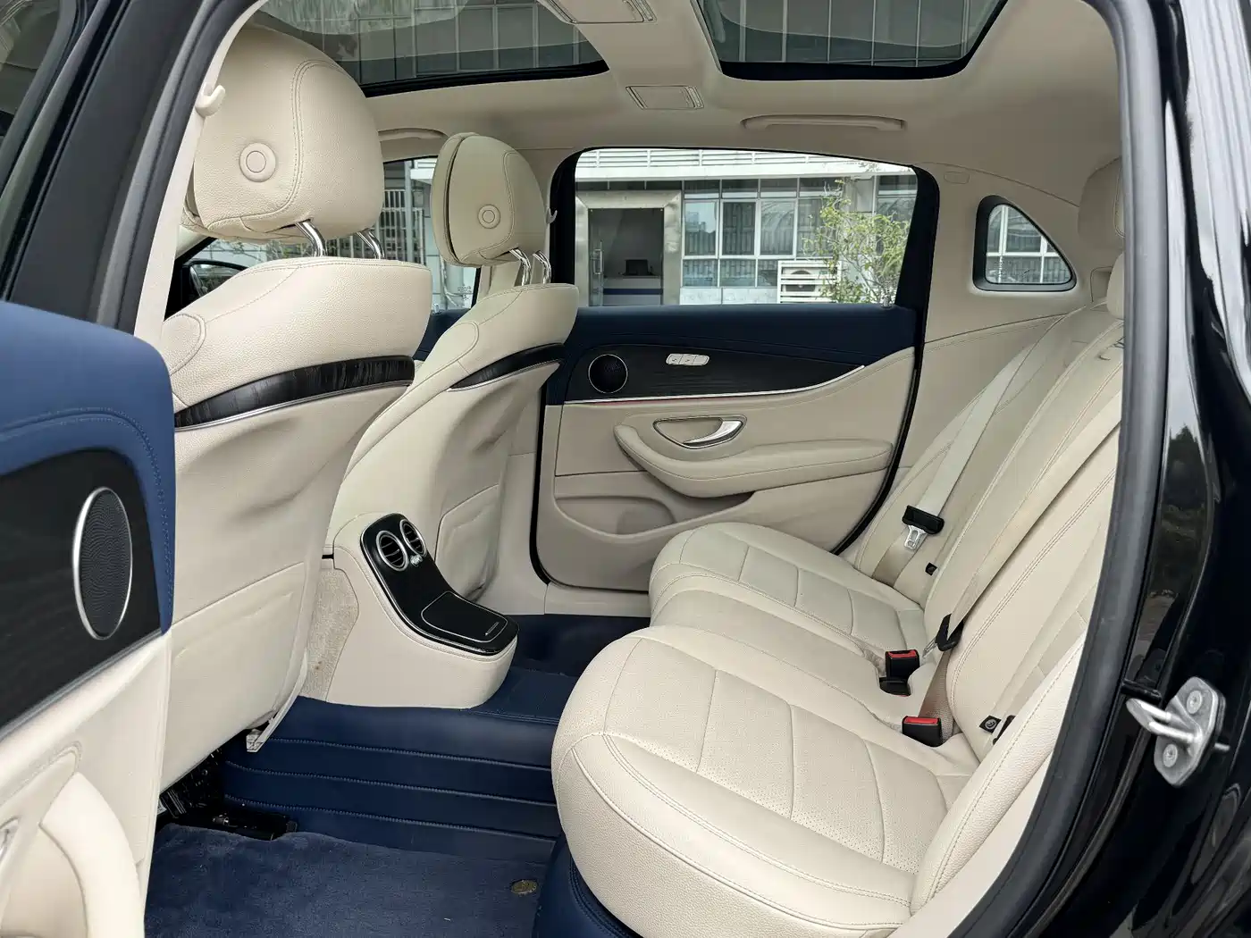 Mercedes-Benz E-Class 2022 E 300 L Sport Fashion фото 14