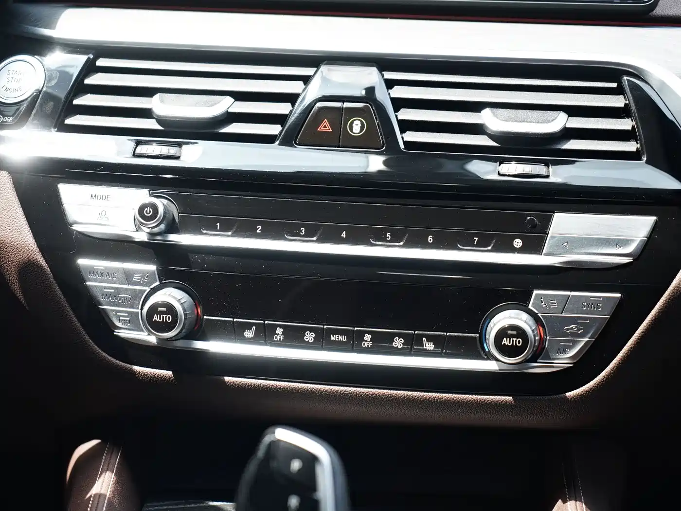 BMW 5 Series 2023 Facelift 530Li Leading M Sport Package фото 14