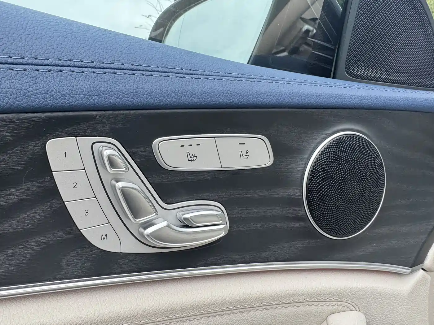Mercedes-Benz E-Class 2022 E 300 L Sport Fashion фото 4