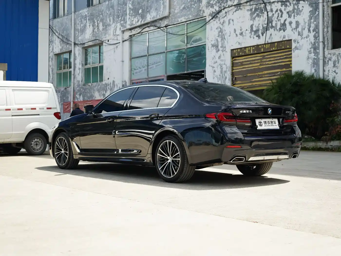 BMW 5 Series 2023 Facelift 530Li Leading M Sport Package фото 4