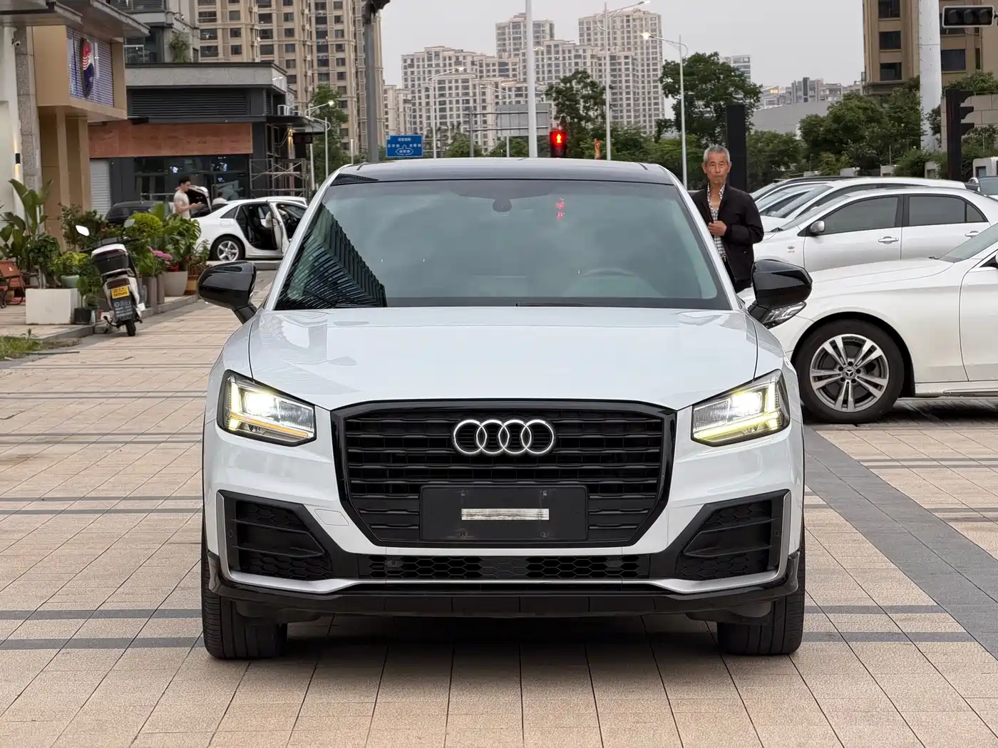 Audi Q2L 2018 35 TFSI Fashion Dynamic China VI фото 2