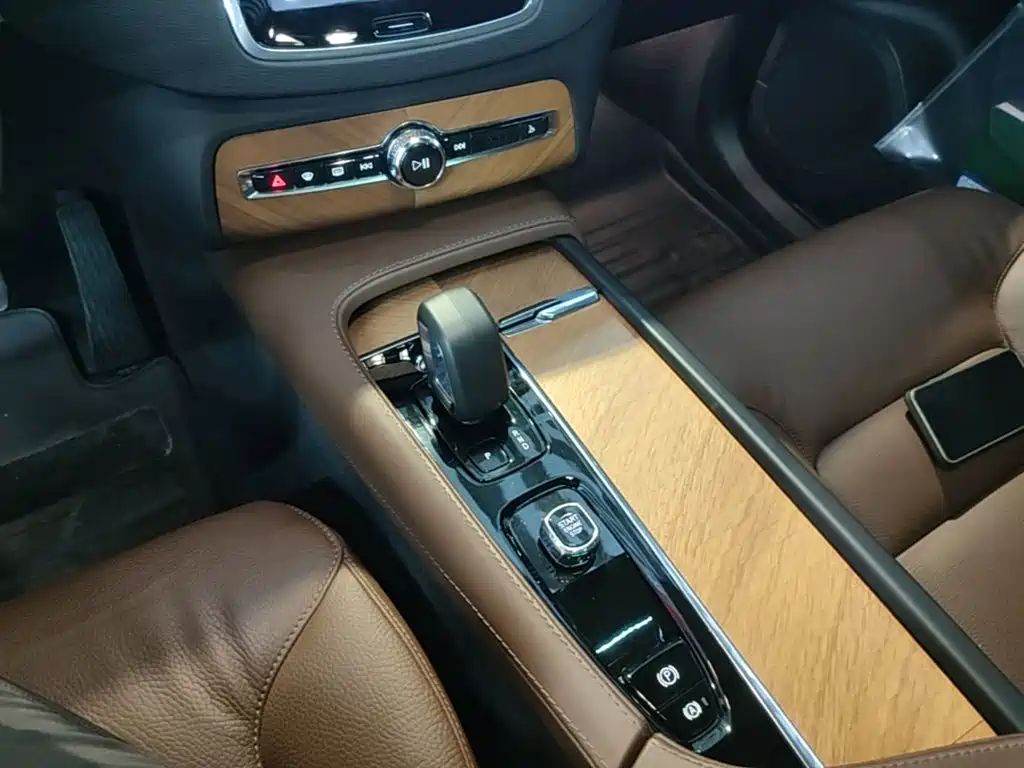 Volvo XC90 2023 2024 B5 Smart Luxury 5-Seater