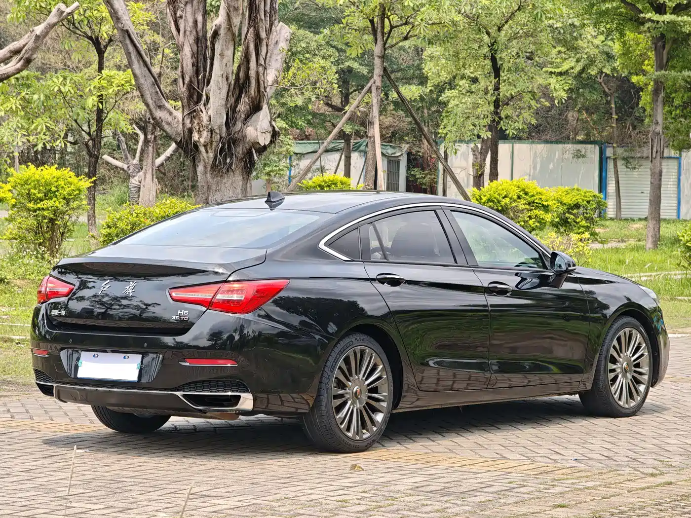 Hongqi H5 2020 1.8T Automatic Smart Connection Qi Enjoy Edition фото 18