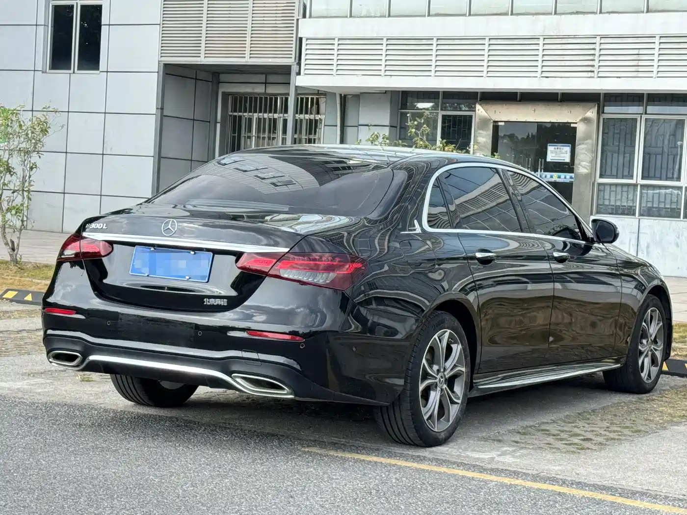 Mercedes-Benz E-Class 2022 E 300 L Sport Luxury фото 17