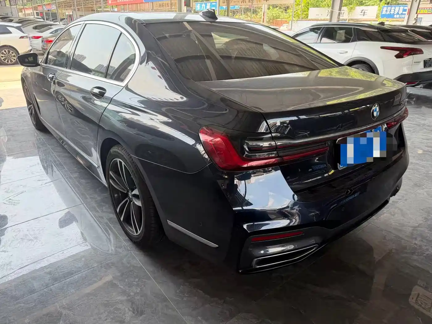 Photo 12 - BMW 7 Series