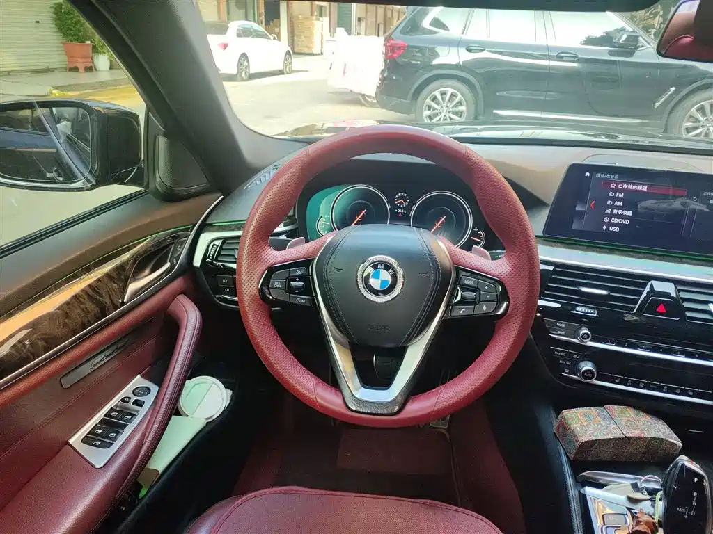 BMW 5 Series 2018 Facelift 530Li Leading M Sport Package фото 3